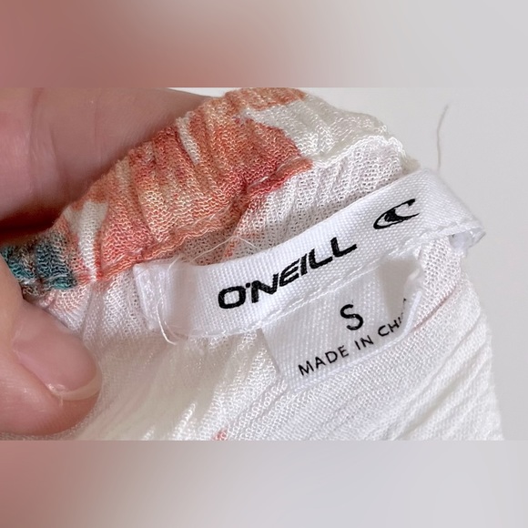 O’Neill Women’s Floral Summer Blouse Size S - Picture 3 of 4